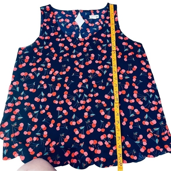 Maison Jules Sleeveless Women’s Cherry layered scalloped hem top Navy medium - Picture 10 of 12